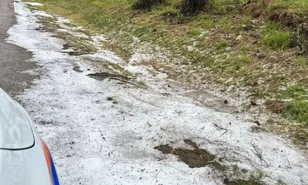 Granizo acumulado em Eldorado do Sul após o temporal