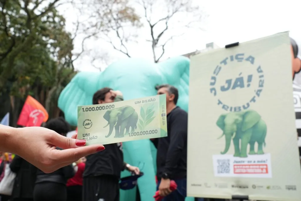 Campanha Taxação Super-Ricos