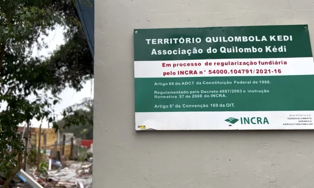 Onde antes viviam cerca de cem famílias, hoje restam pouco mais de uma dezena