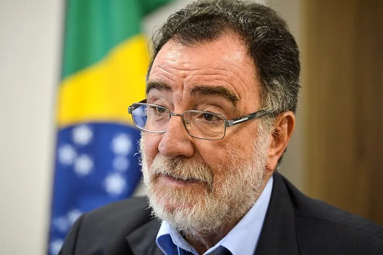 PT confirma Patrus ao governo de MG e Marília Campos ao Senado; Quaest mostra cenário aberto