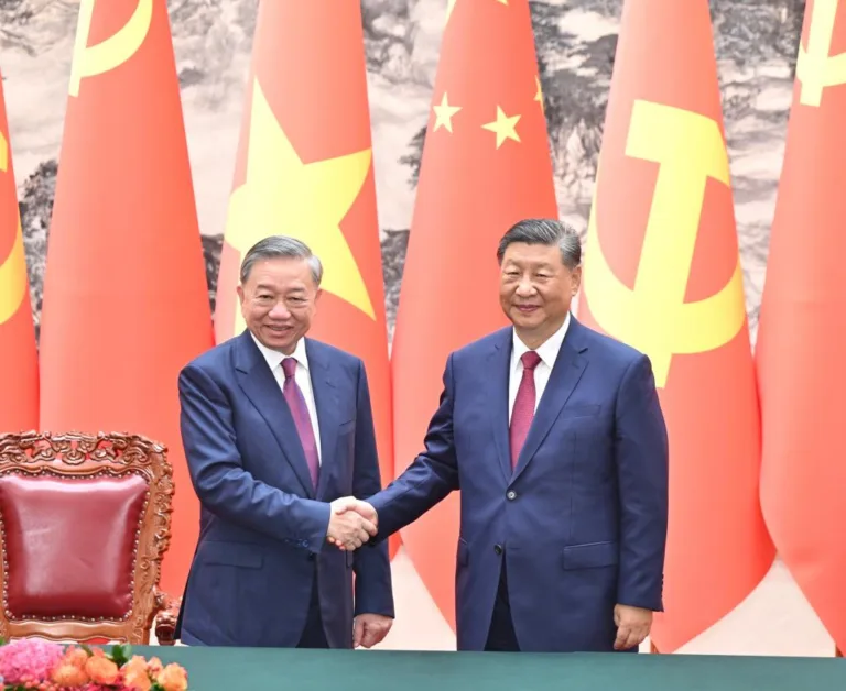 China e Vietnã estreitam laços políticos e econômicos pela 'causa do socialismo mundial'
