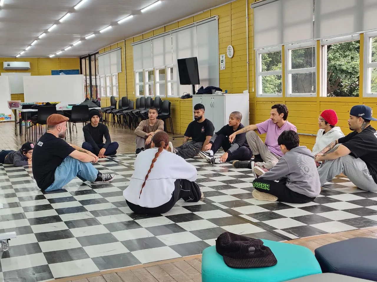 Oficinas oferecem formação gratuita em diferentes linguagens da cultura hip hop para pessoas de 10 a 24 anos