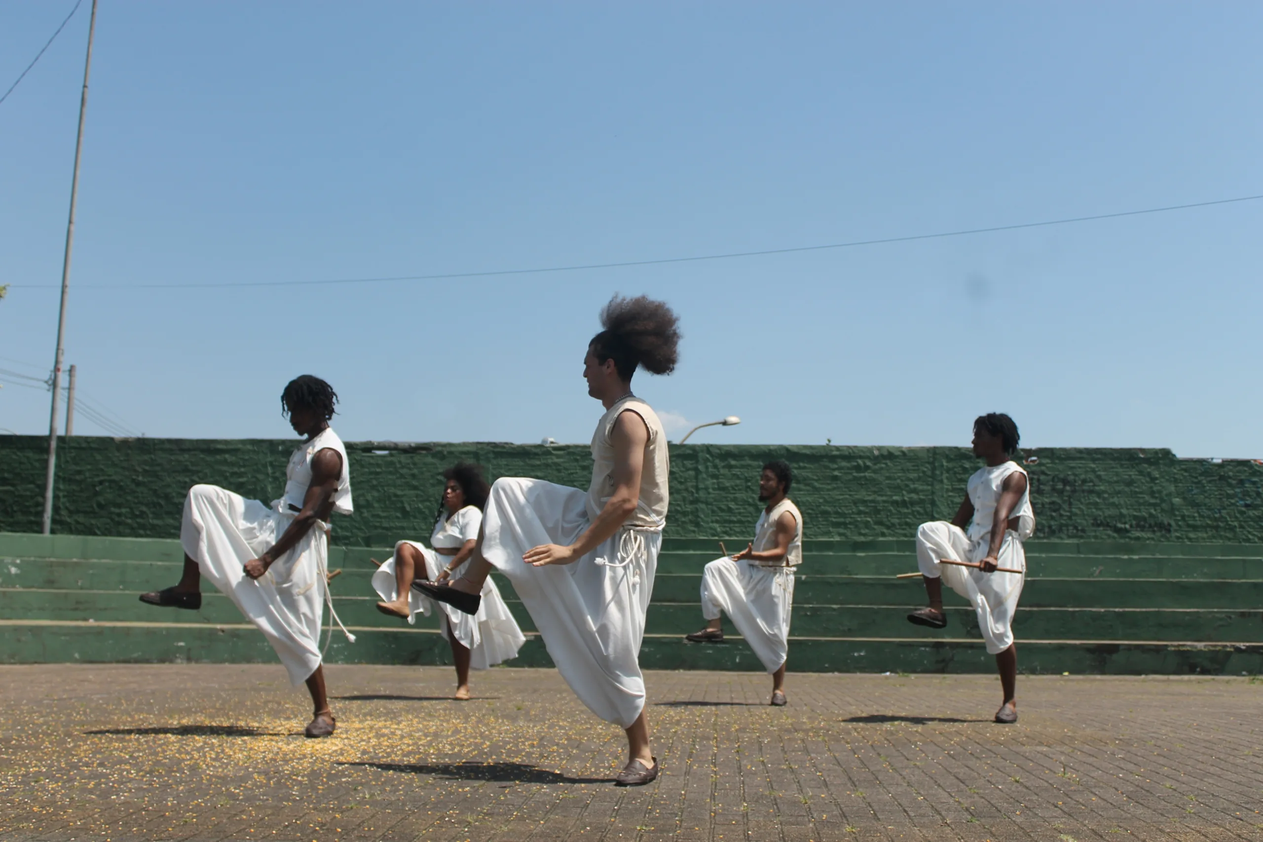 Jinka Núcleo Danças Afro-brasileiras estreia espetáculo em Porto Alegre, em semana que reúne exposição fotográfica, espetáculos de música e dança, lançamento literário e festa comunitária