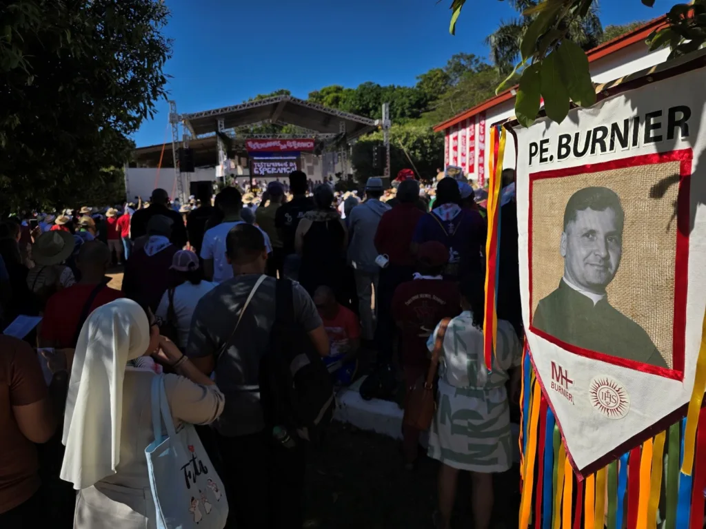 a ditadura militar caçava os “Guerrilheiros do Araguaia”, e fazia isso impondo o terror naquela região