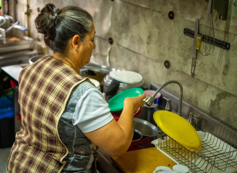 O capitalismo depende do trabalho não remunerado das mulheres?
