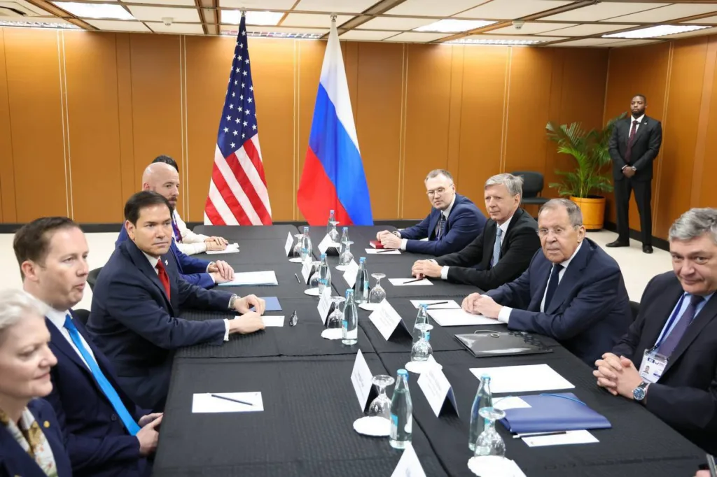 O ministro das Relações Exteriores da Rússia, Serguei Lavrov, e o secretário de Estado dos EUA, Marco Rubio, se reuniram em 23 de julho em Manila, Filipinas, às margens da cúpula da ASEAN
