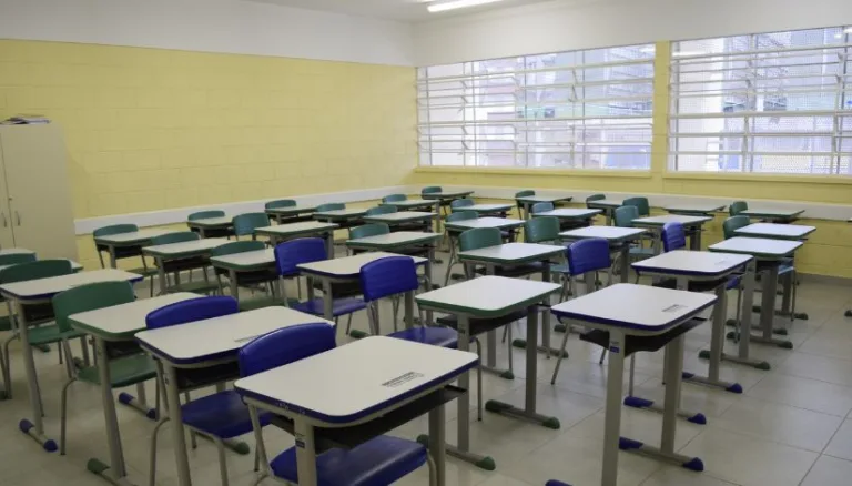 Ricardo Nunes tenta entregar gestão de escolas municipais a ONGs e reabre atrito com educadores