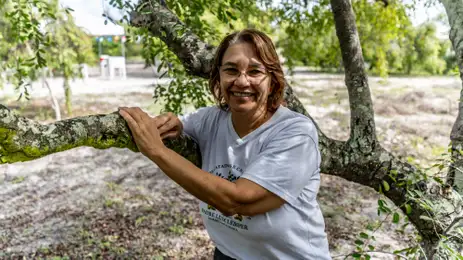 Professora da Universidade Federal de Sergipe, Cristiane Campos acompanha o trabalho das catadoras de mangaba em Aracaju
