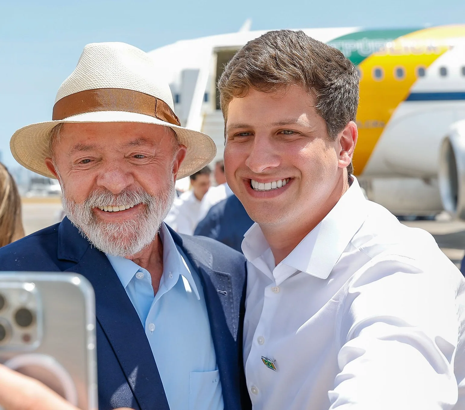 Presidente Lula (PT) ao lado de João Campos (presidente nacional do PSB)