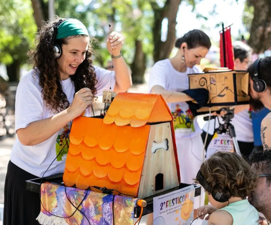 Atividade do 3º Festicom estimula criação de espetáculos em miniatura em escolas de Triunfo