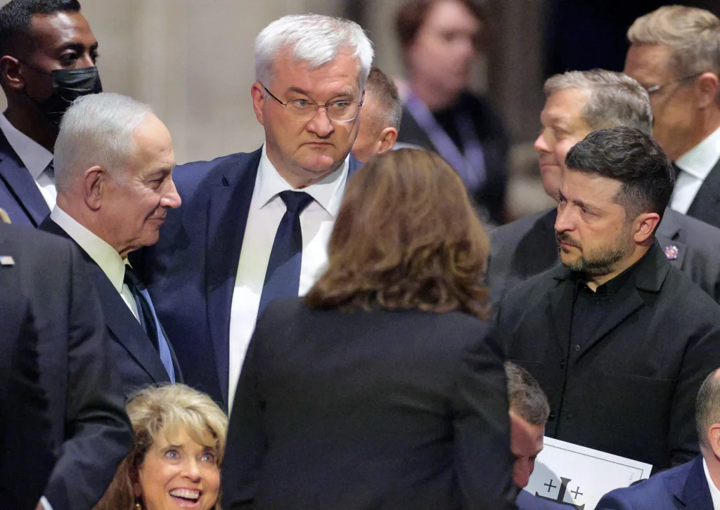 Presidente ucraniano, Volodymyr Zelensky, se reúne com o primeiro-ministro israelense, Benjamin Netanyahu, em Washington, em 28 de julho de 2026