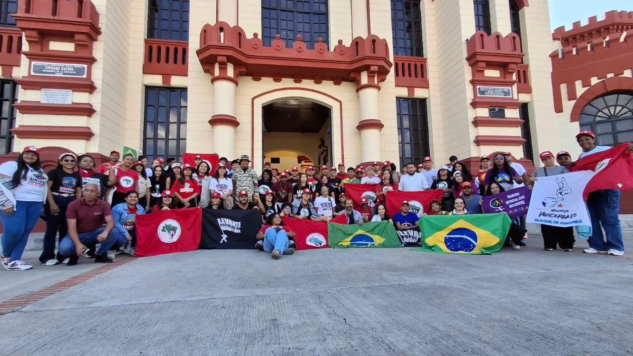 Grupo de 43 militantes brasileiros visitou cerca de 150 comunas socialistas em 19 estados venezuelanos