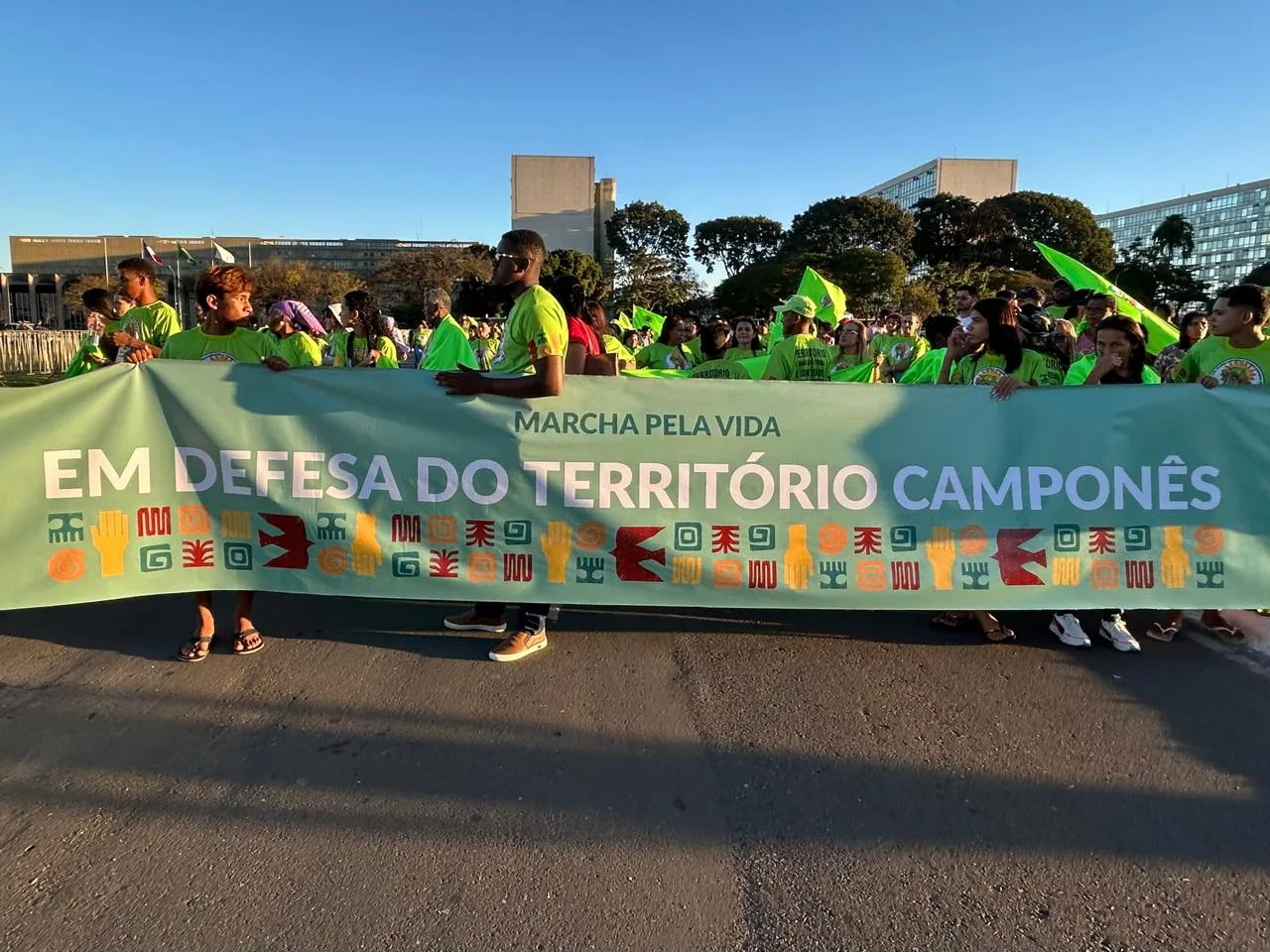 ‘Sem campesinato não há vida’, afirma movimento de trabalhadores do campo durante marcha em Brasília