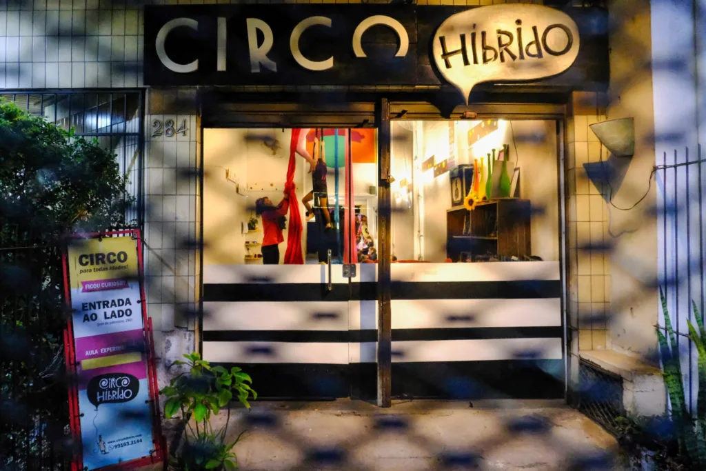 Sede do Circo Híbrido fica na rua José do Patrocínio, 280, bairro Cidade Baixa