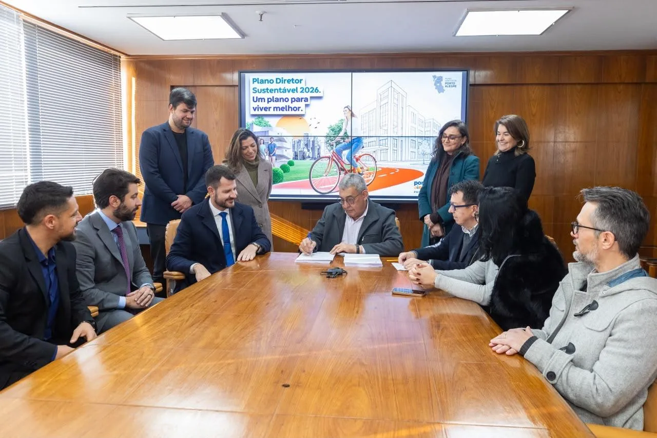 Sebastião Melo sancionou o novo Plano Diretor e a Luos nesta terça-feira (14), com quatro vetos e prazo de 180 dias para entrada em vigor