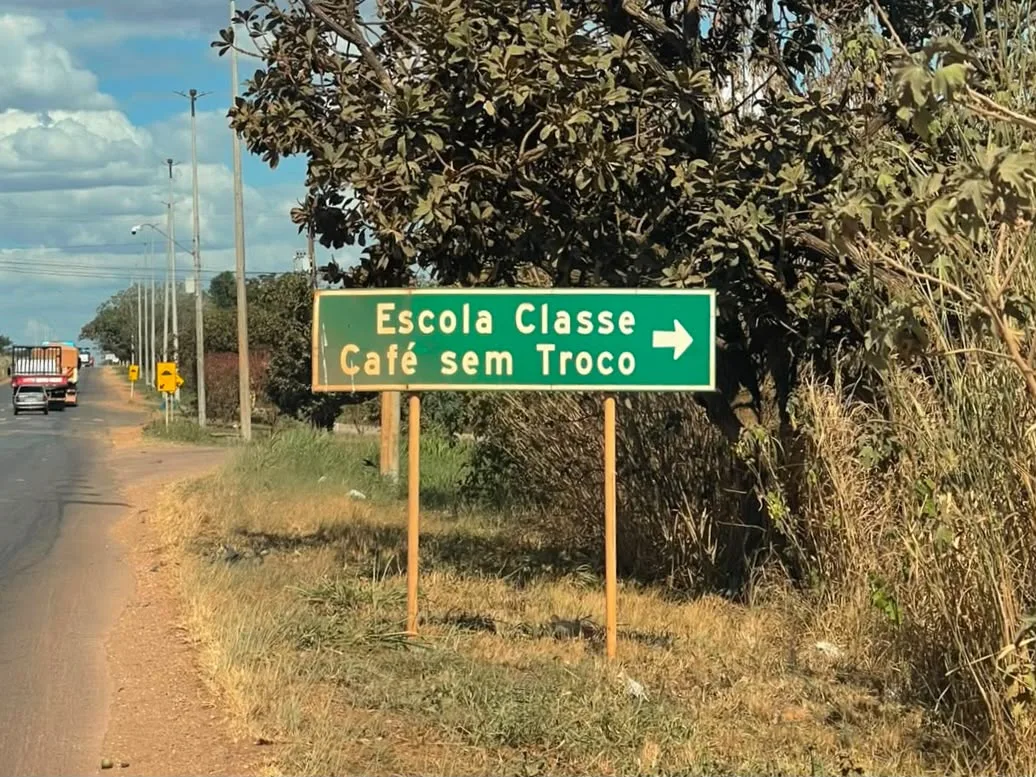Profissionais afirmam que denúncias apresentadas à Secretaria de Educação deram origem a um processo administrativo, mas dizem viver um cenário de incerteza.