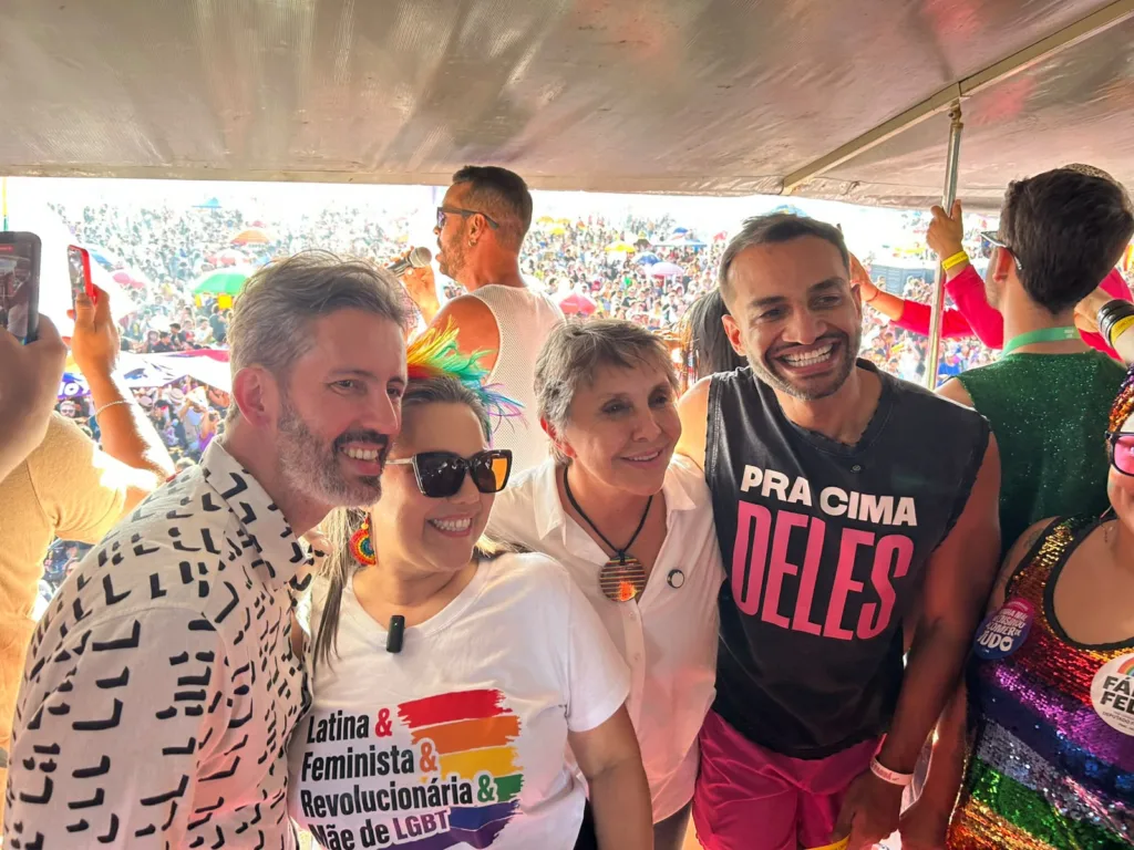 Erika Kokay, Leandro Grass e Fábio Félix participaram da Parada e defenderam a ampliação dos direitos da população LGBT+.