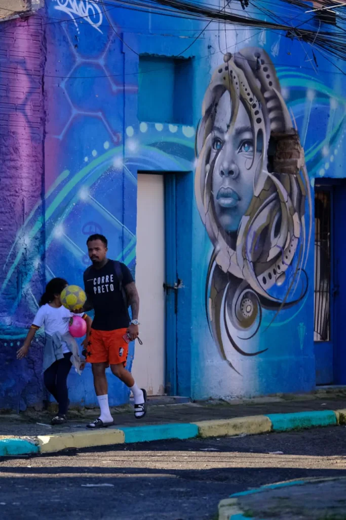Paredes da região trazem belos grafites
