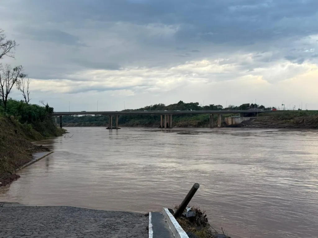 Nível do rio Taquari voltou a subir em Lajeado (RS)