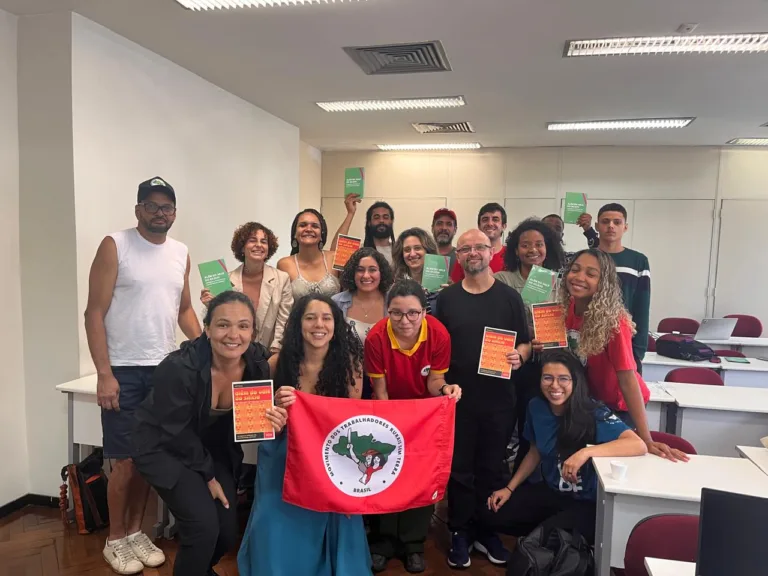 MST realiza formação para uso de IA no Rio de Janeiro