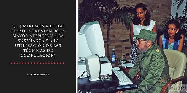 Fotografia de Fidel Castro diante de um computador