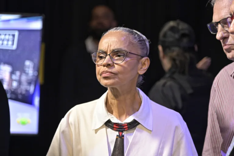 Antes do debate em SP, Marina Silva responde negacionismo de Eduardo Bolsonaro sobre vacina
