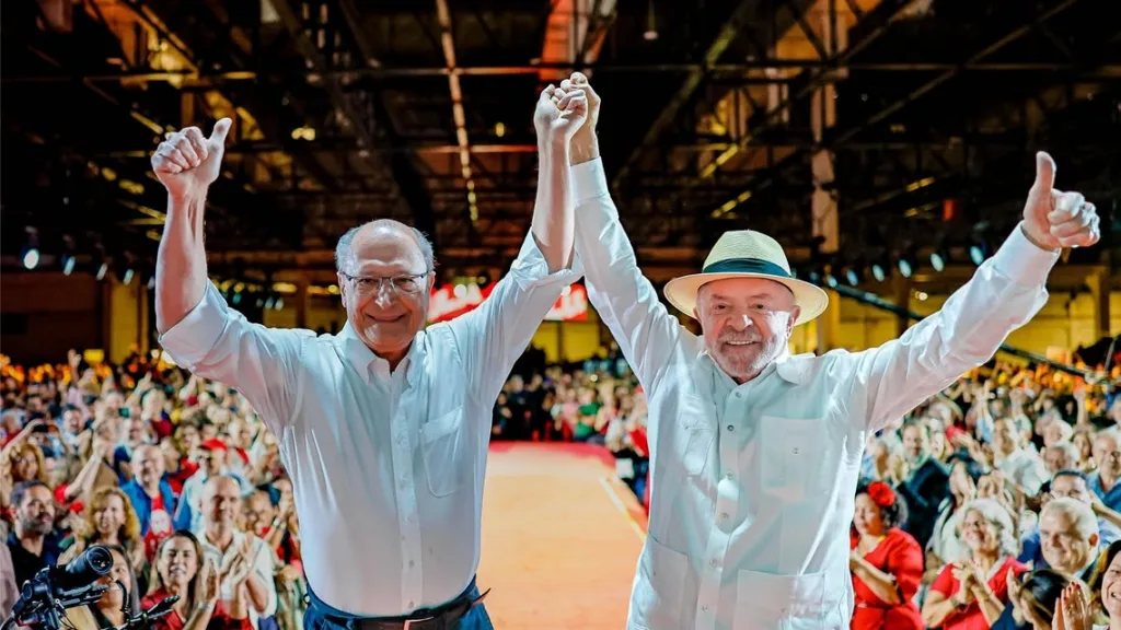 Geraldo Alckmin (PSB) e Luiz Inácio Lula da Silva (PT) repetem chapa para reeleição em 2026
