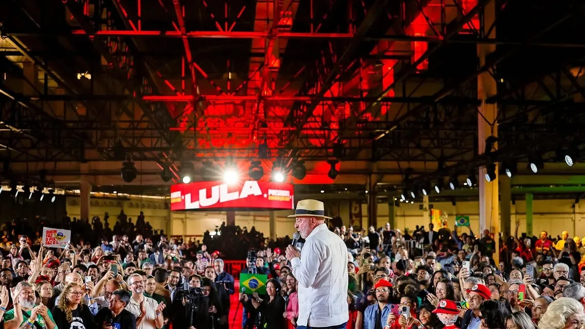 Em convenção, Lula promete foco em soberania e diz querer ir além de políticas sociais