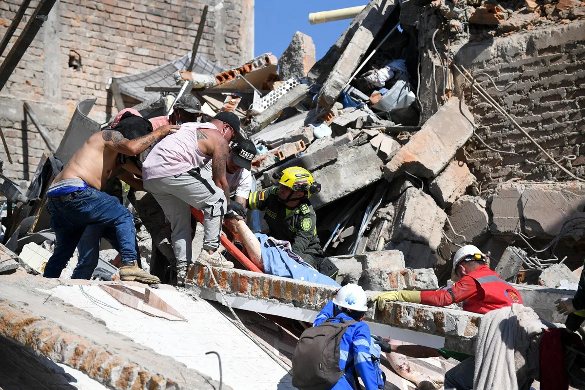 Equipes de resgate seguem mobilizadas nas áreas atingidas pelo terremoto, o mais forte registrado na Colômbia neste século.