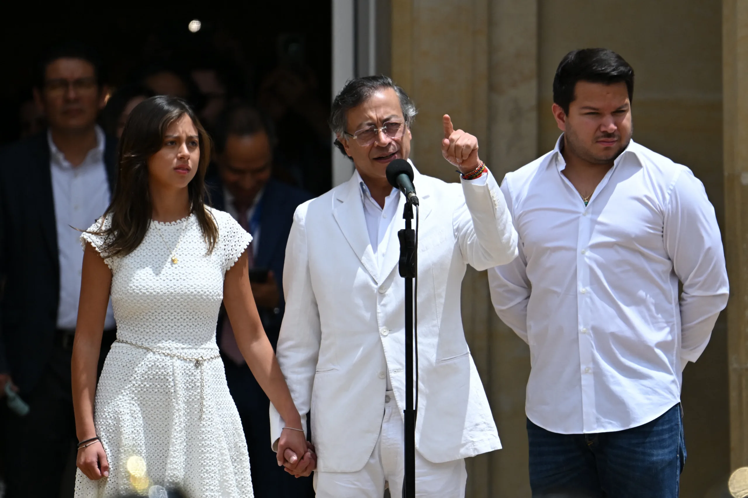 Gustavo Petro deixa o poder nesta sexta-feira (7).