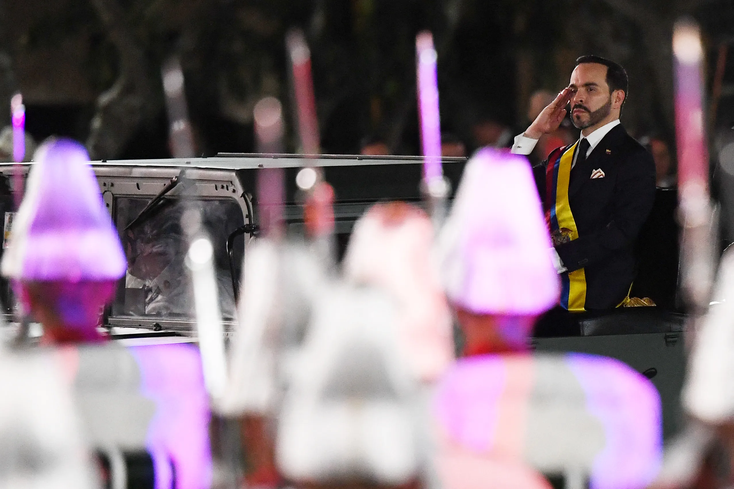 O presidente de extrema direita colombiano, Abelardo de la Espriella, durante sua cerimônia de posse.