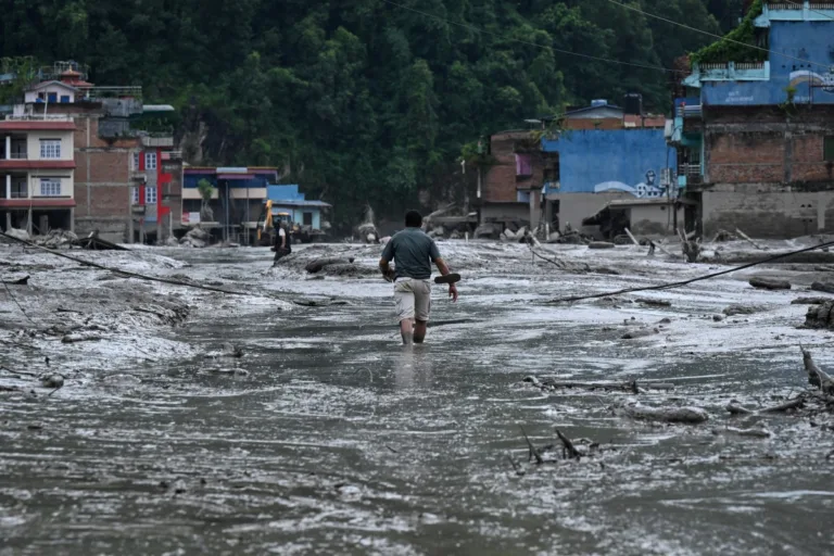 Número de mortos por inundação no Nepal chega a 157; 579 pessoas estão desaparecidas