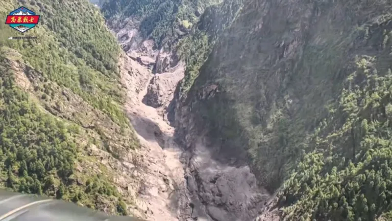 Terremoto de magnitude 5 atinge o Tibete um dia após enchentes devastadoras na China e no Nepal
