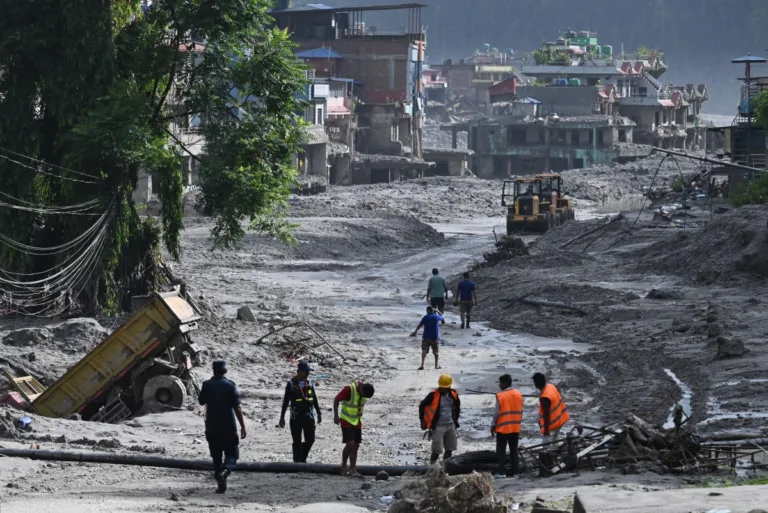 Ministro das Relações Exteriores do Nepal pede esforço global para combater mudanças climáticas