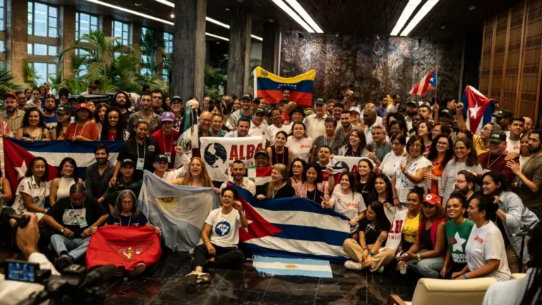 No centenário de Fidel, é urgente defender a Cuba socialista e o legado do comandante
