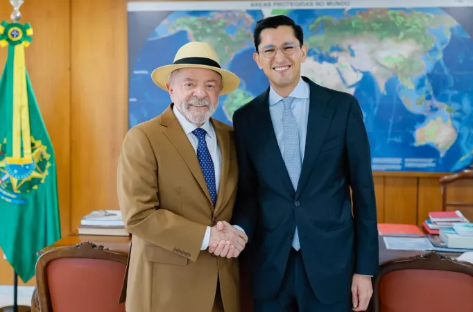 Lula encontra chanceler do México, sinaliza acordo entre Petrobras e Pemex e faz convite a Sheinbaum