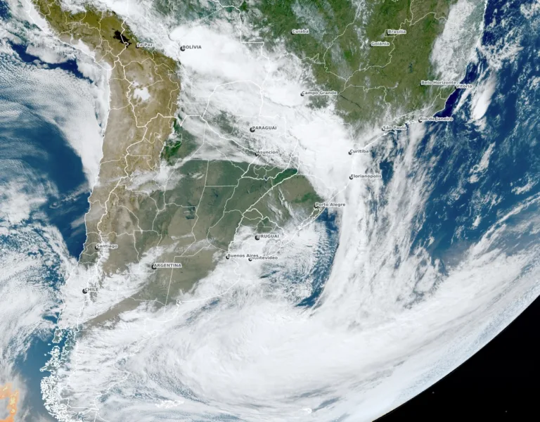 Solução para 'turbulência climática' passa por fim dos combustíveis fósseis e adaptação