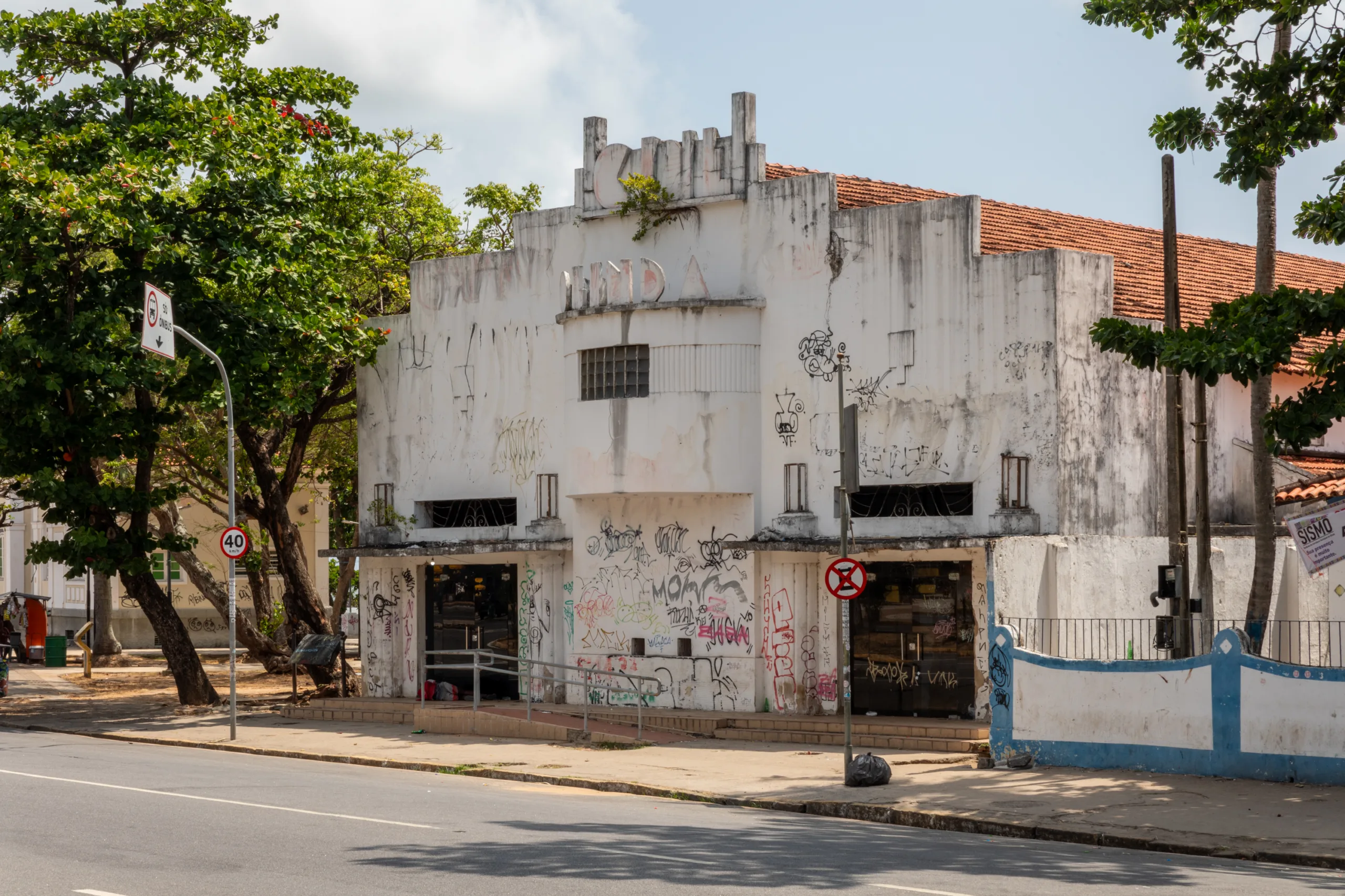 Cine Olinda está fora de funcionamento desde a década de 1970