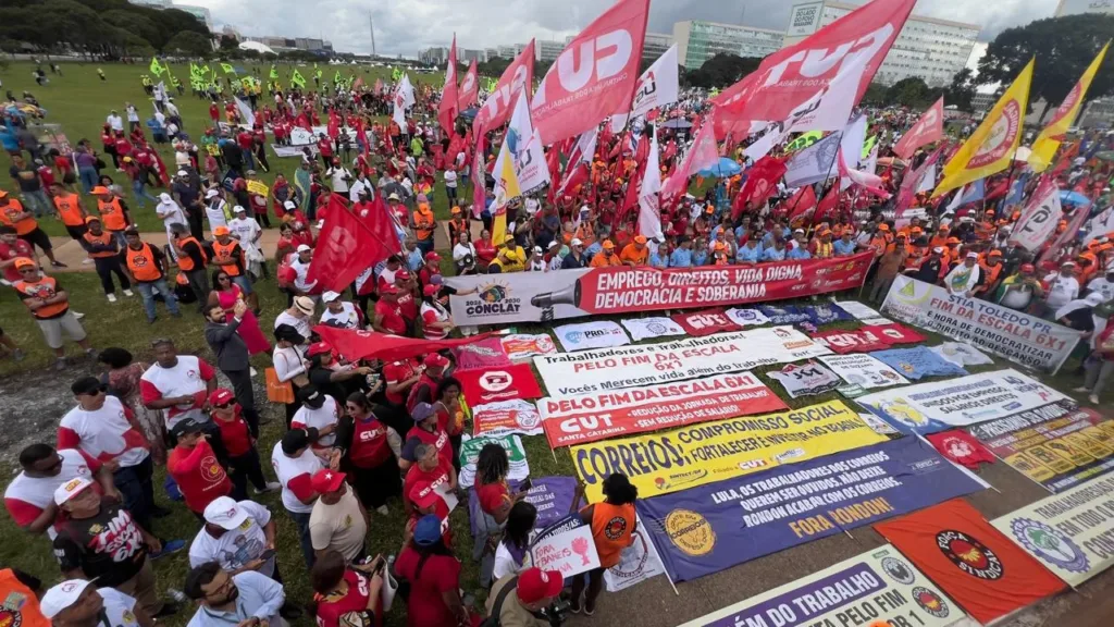 Mobilização pelo fim da escala 6x1 em Brasília; trabalhadores voltam às ruas por três dias na próxima semana |