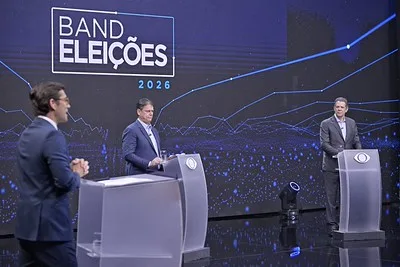 O debate acontece na noite de domingo (9), na Band