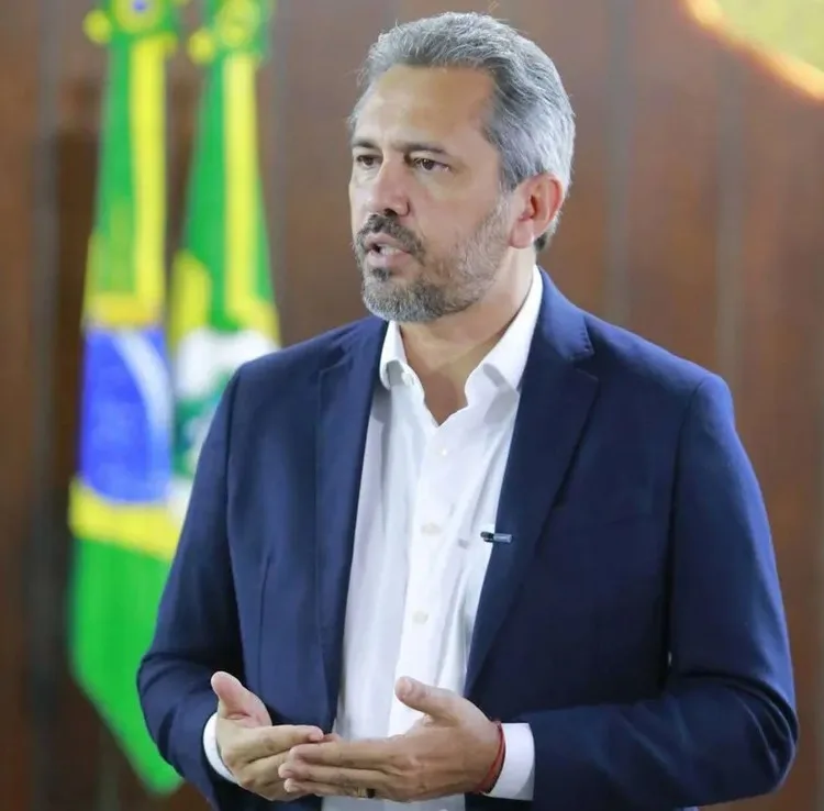Elmano de Freitas (PT), candidato à reeleição no Ceará, se autodeclarou pardo