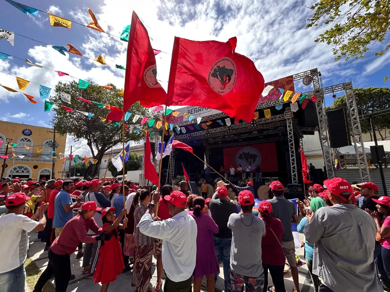 Ato político marca último dia do evento