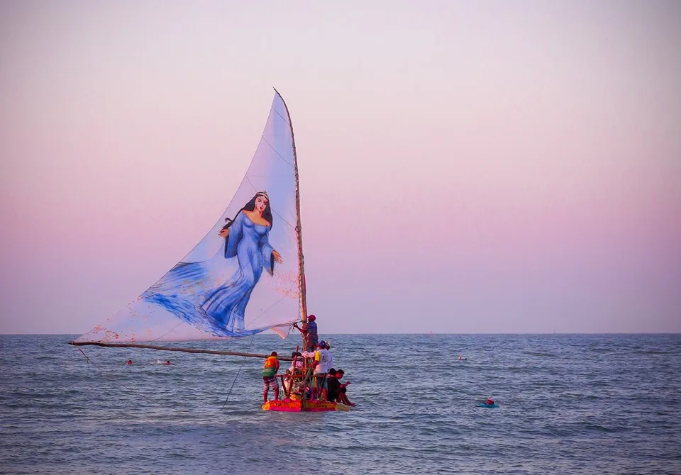 A Festa de Iemanjá de Fortaleza faz parte do calendário oficial da capital cearense desde a sanção da Lei nº 17.104/2019.