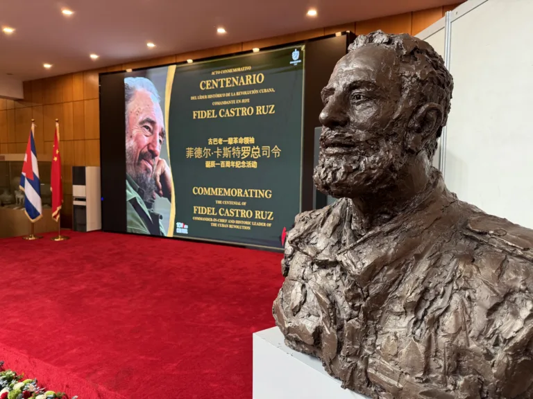 Os 100 anos do nascimento de Fidel Castro são lembrados em todo o mundo com homenagens e atos que destacam seu legado e sua luta pela justiça para toda a humanidade
