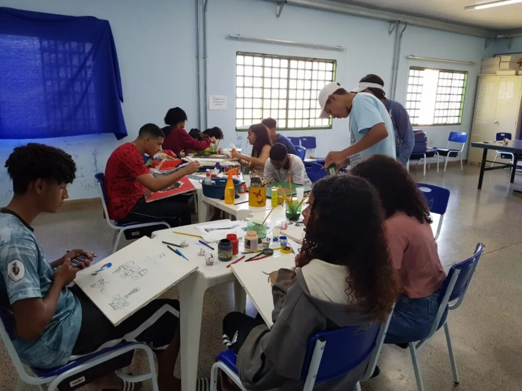 Serviços de convivência desenvolvem atividades com crianças e adolescentes e integram a rede socioassistencial do DF