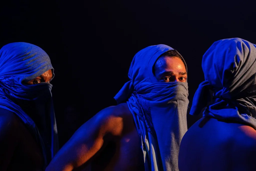 Cena de 'O Avesso da Pele', montagem do Coletivo Ocutá que retorna a Porto Alegre nesta semana