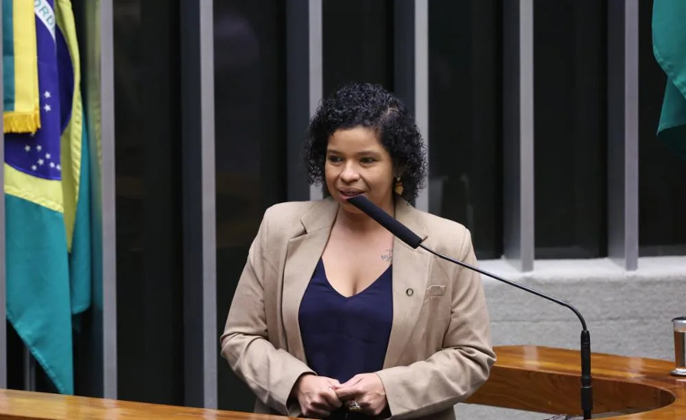 Sheila Costa chamou atenção para a violência contra meninas nas plataformas digitais
