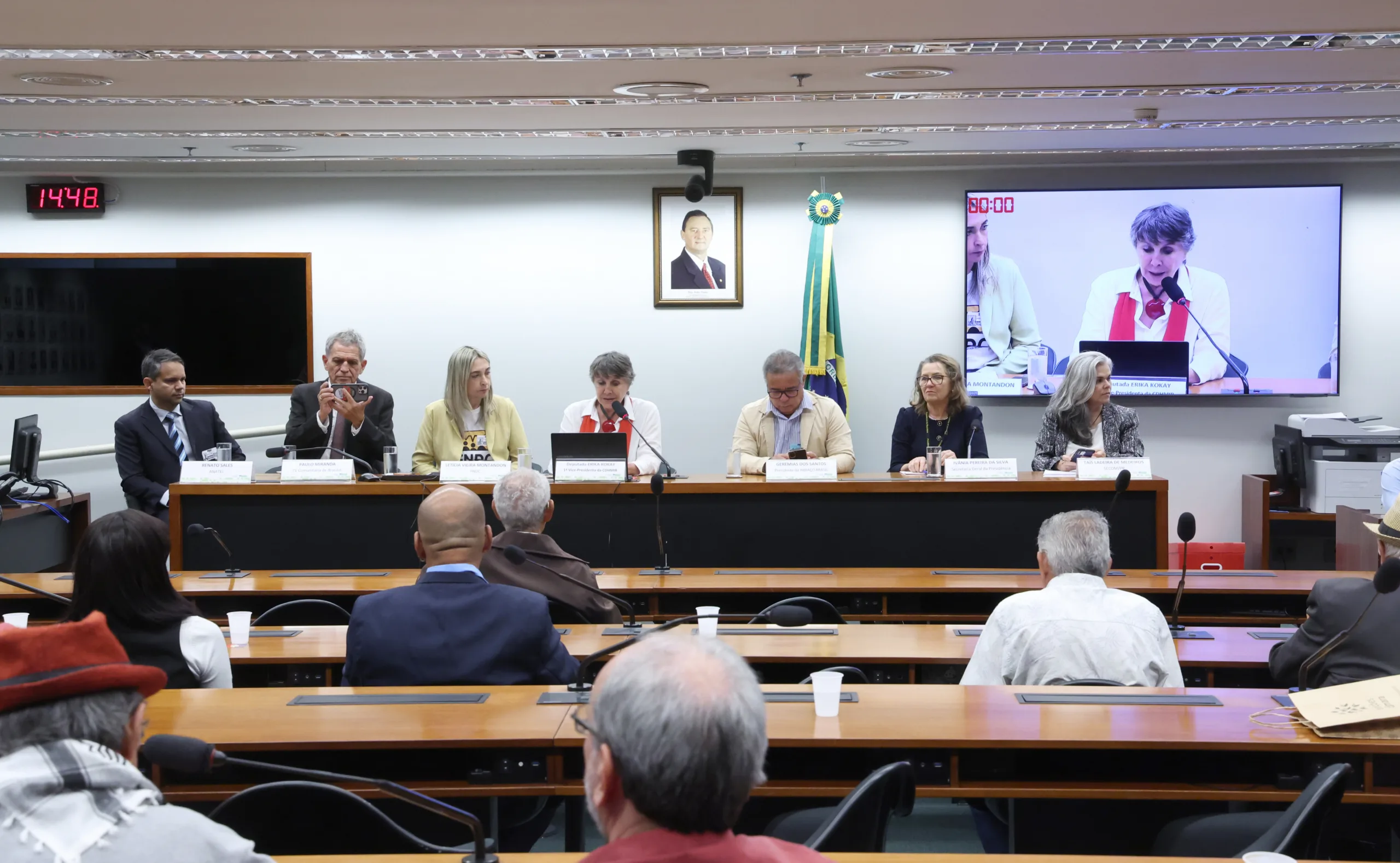 Audiência pública na Câmara dos Deputados celebrou os 30 anos da Abraço Brasil e os 29 anos da TV Comunitária de Brasília e reuniu reivindicações por políticas públicas para o setor