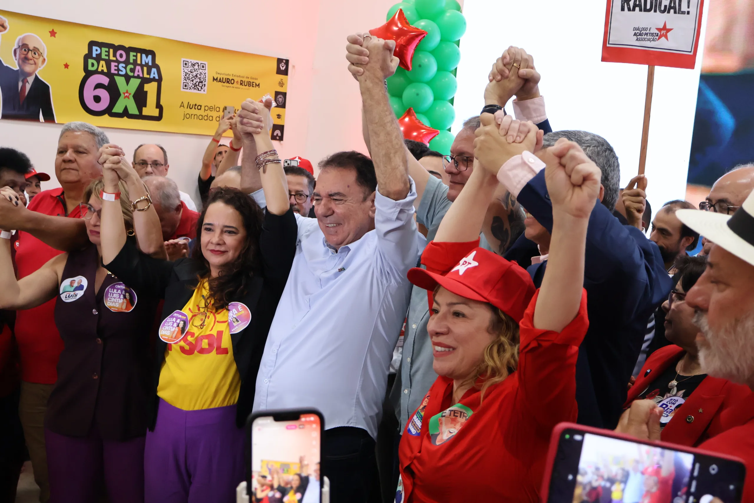 Militantes e lideranças do PT participam da convenção estadual do partido em Goiás, que oficializou as candidaturas da legenda ao governo do estado, Câmara Federal e Assembleia Legislativa para as eleições de 2026