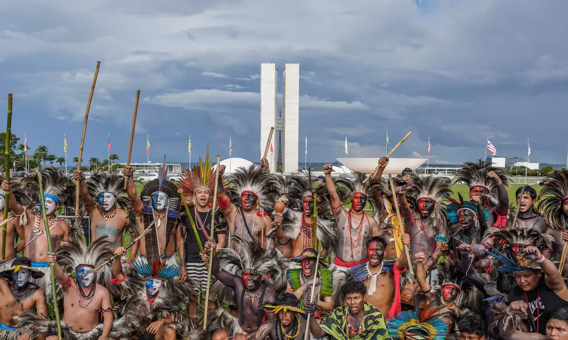 Indígenas protestam no Acampamento Terra Livre 2026
